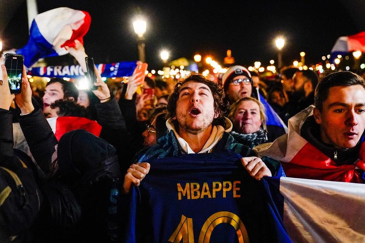 edf 10 000 supporters font la fete aux bleus a la concorde icon ruh8088 354846