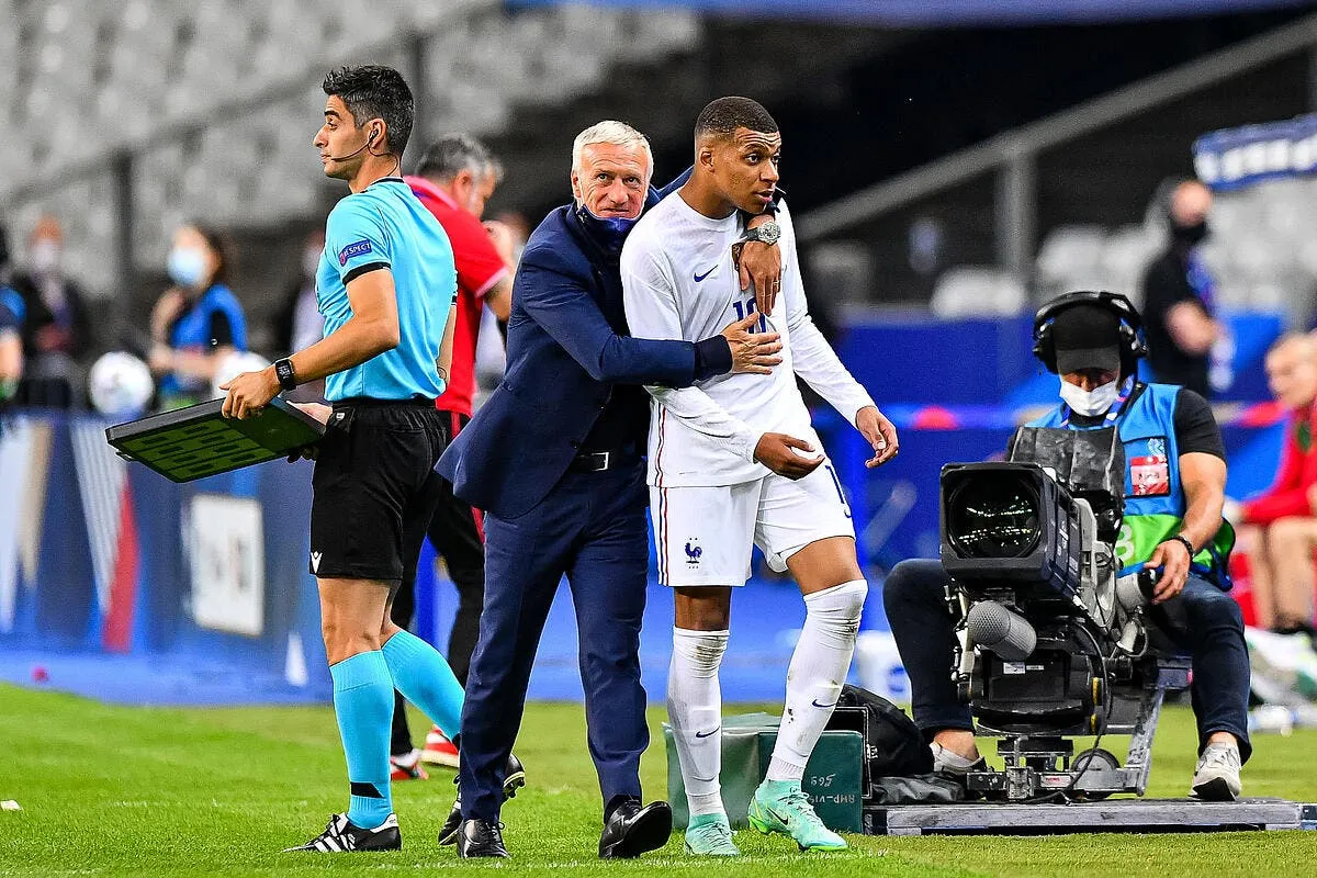 edf deschamps joue les mediateurs entre benzema et mbappe deschamps 35 342227