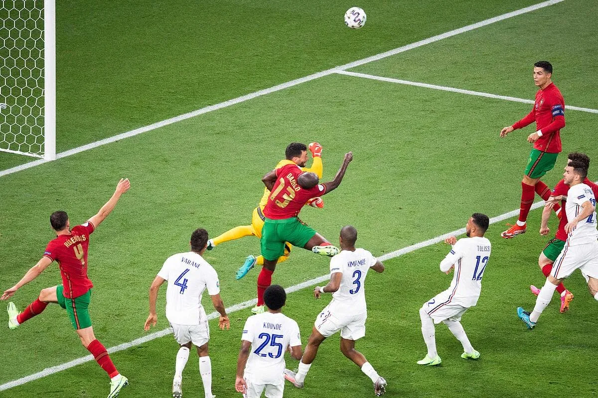 edf lloris compare a lopes quel culot icon 770093 024 317467