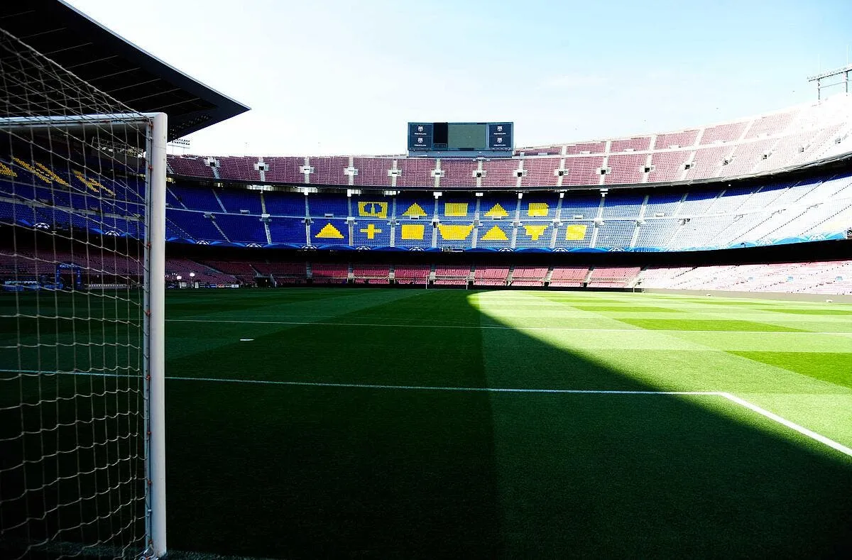 esp grace a xavi le barca se reconcilie avec le qatar camp nou 2 326957