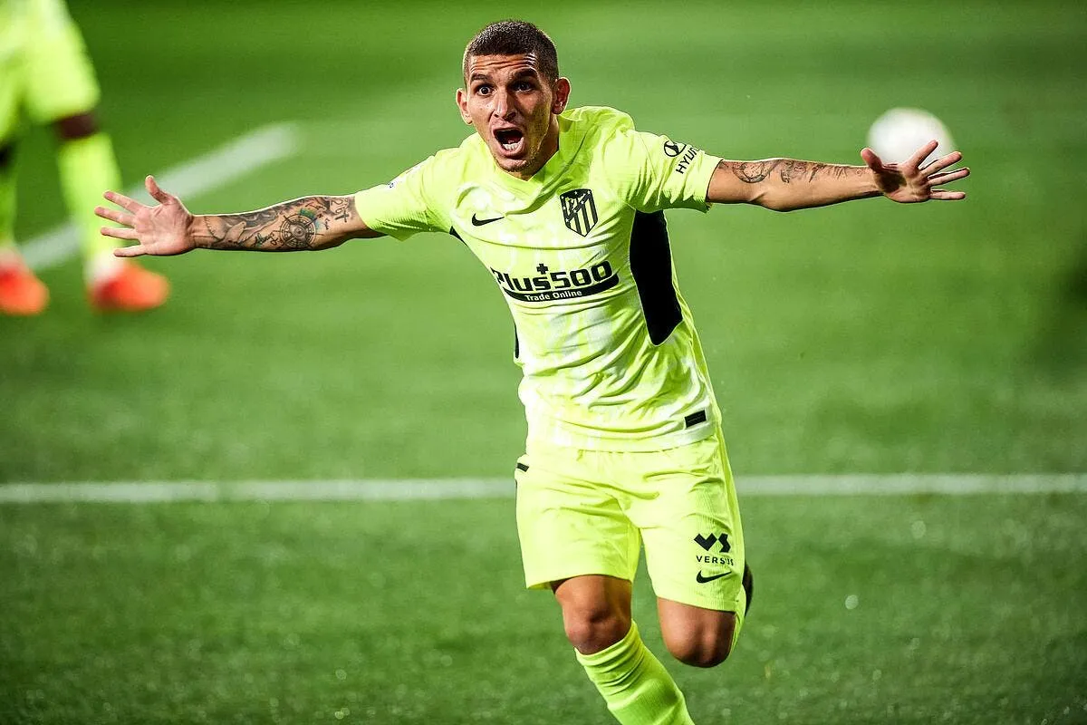 esp l atletico madrid repart en avant icon ecommercefotos ecommerce2 108649760 306709