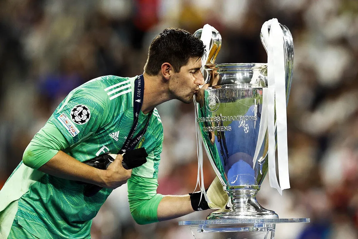 et encore thibaut courtois a joue blesse icon 449476945 342283