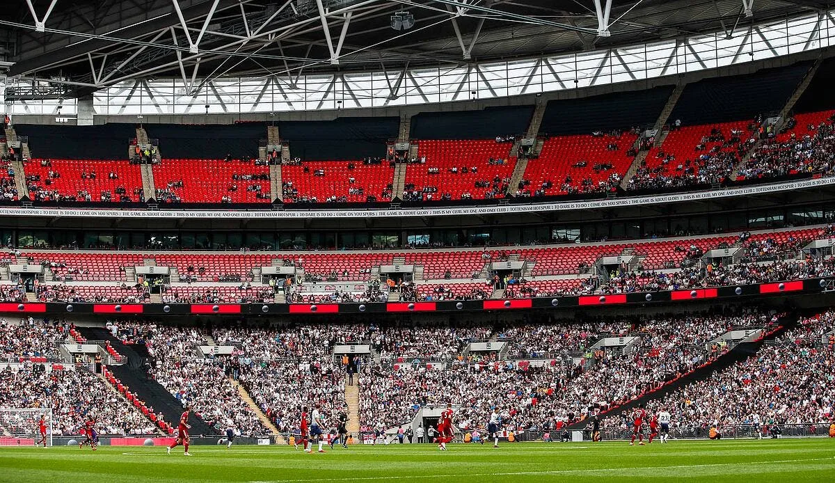 euro la finale en jeu l angleterre cede au chantage de l uefa wembley 1 316981