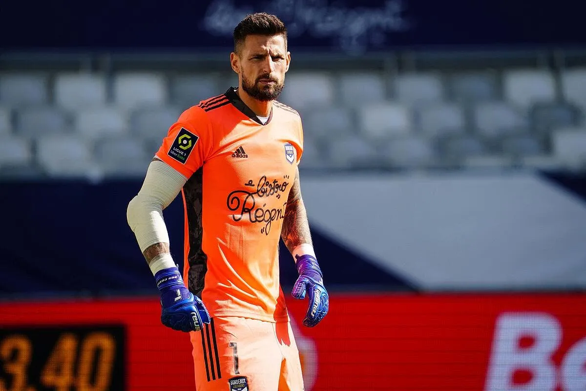 fcgb costil puni longuepee s offre une nouvelle polemique costil 14 310713