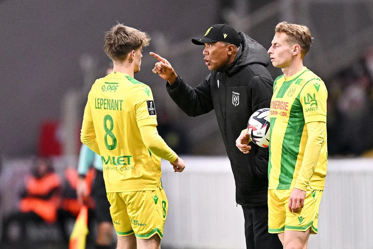 fcn kita voulait virer kombouare les joueurs ont dit non kombouare 16 385363