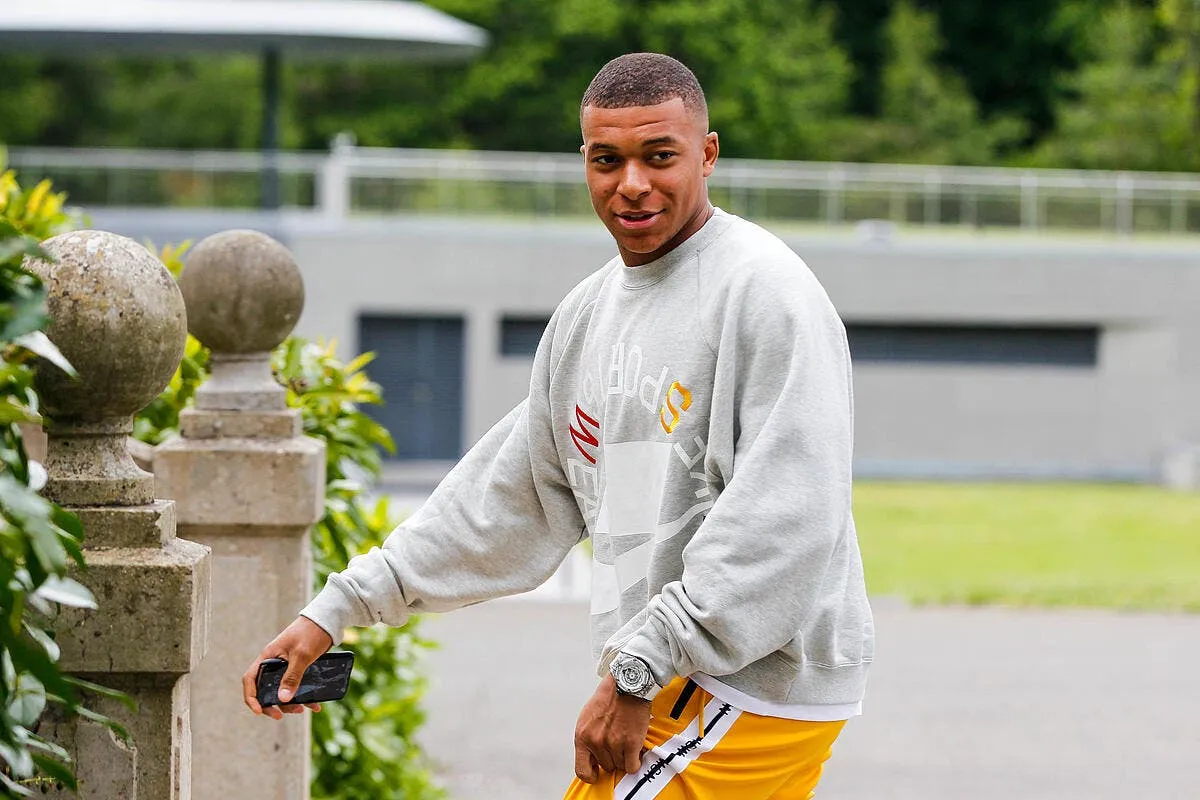 france les bleus payes pour le defile a clairefontaine icon fid 290519 08 36 315103