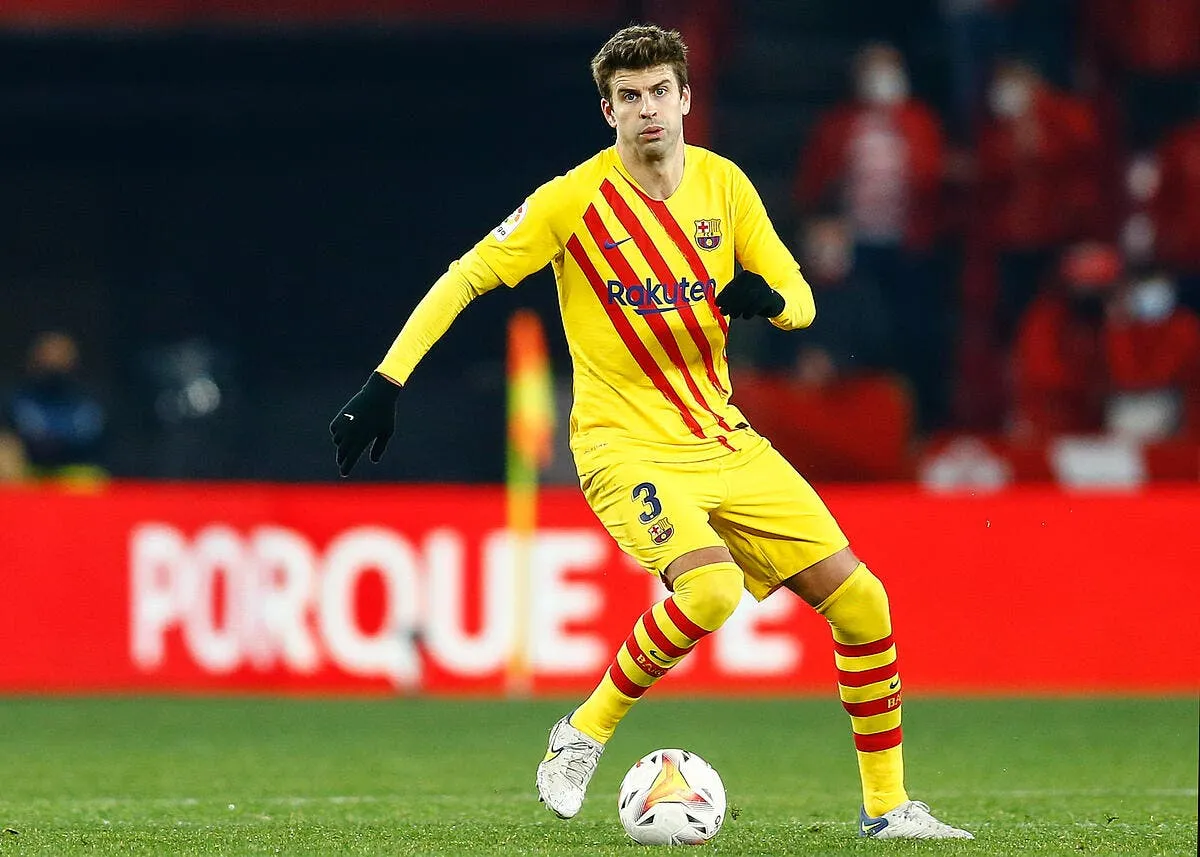 haaland et mbappe au real gerard pique en pls icon 019458 0062 334033