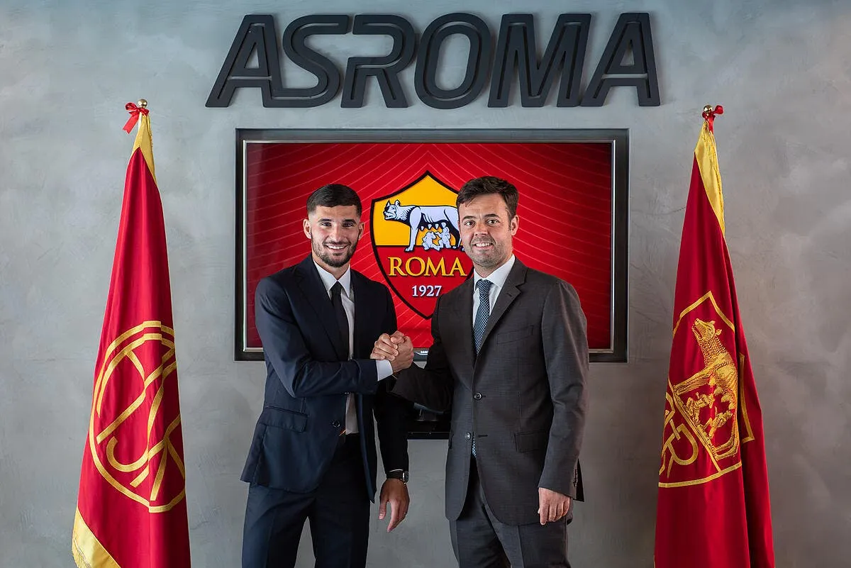 houssem aouar signe officiellement a la roma fywcimpwaamxd t 361516