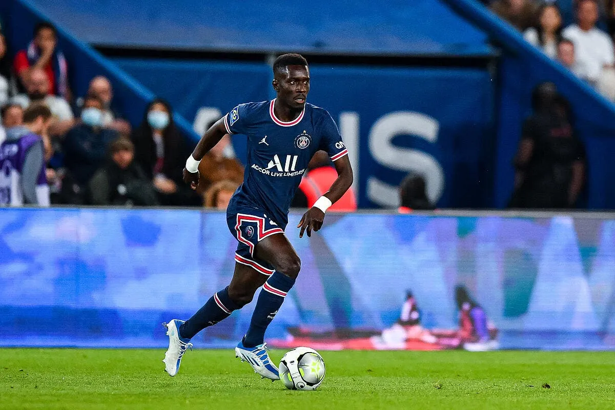 idrissa gueye vire par le psg apres la polemique arc en ciel icon bap 080522 93 212 341409