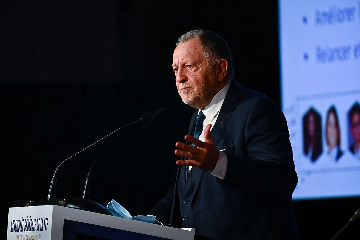 incidents ol om aulas ne digere pas sa sanction lyon contre attaque icon dib 111221 10 84 330405