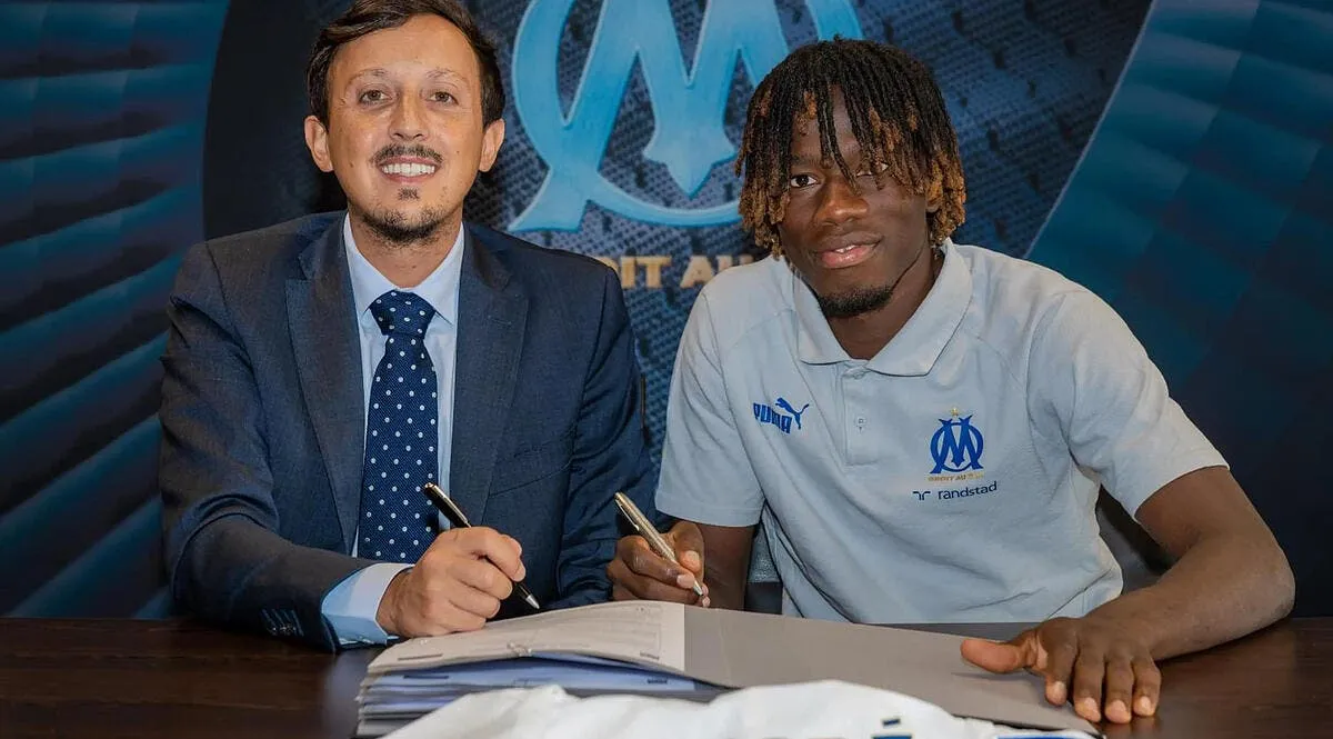 issa kabore officiellement prete a l om avec option d achat longoria 348155