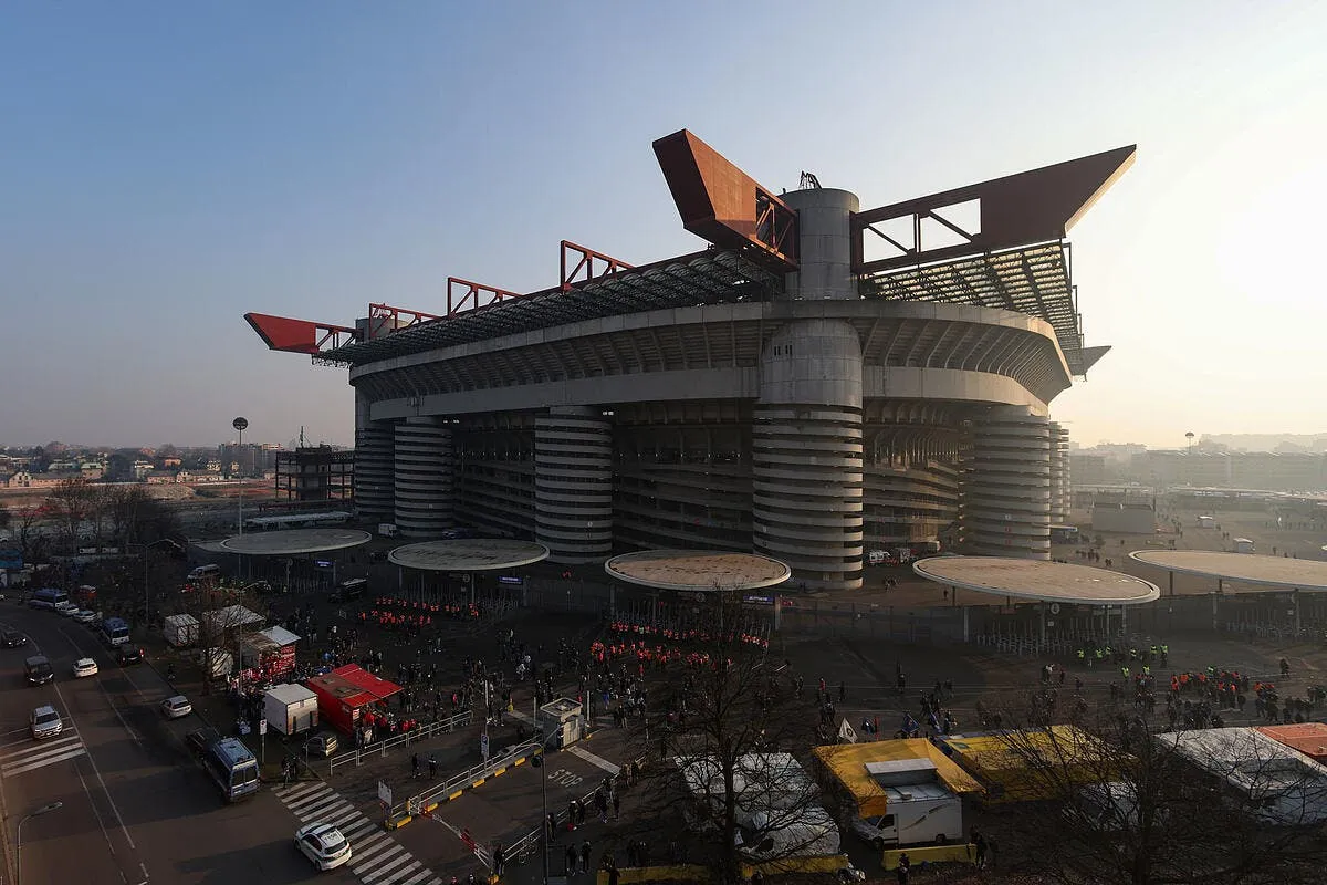 ita le patron de toulouse debarque en force a milan san siro 341715
