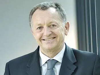 jean michel aulas cartonne l equipe 11996