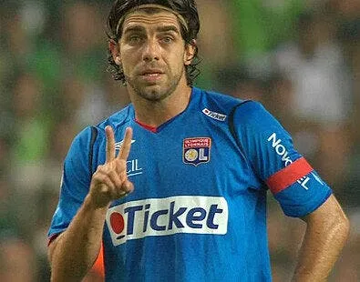 juninho indecis sur la greve 9065