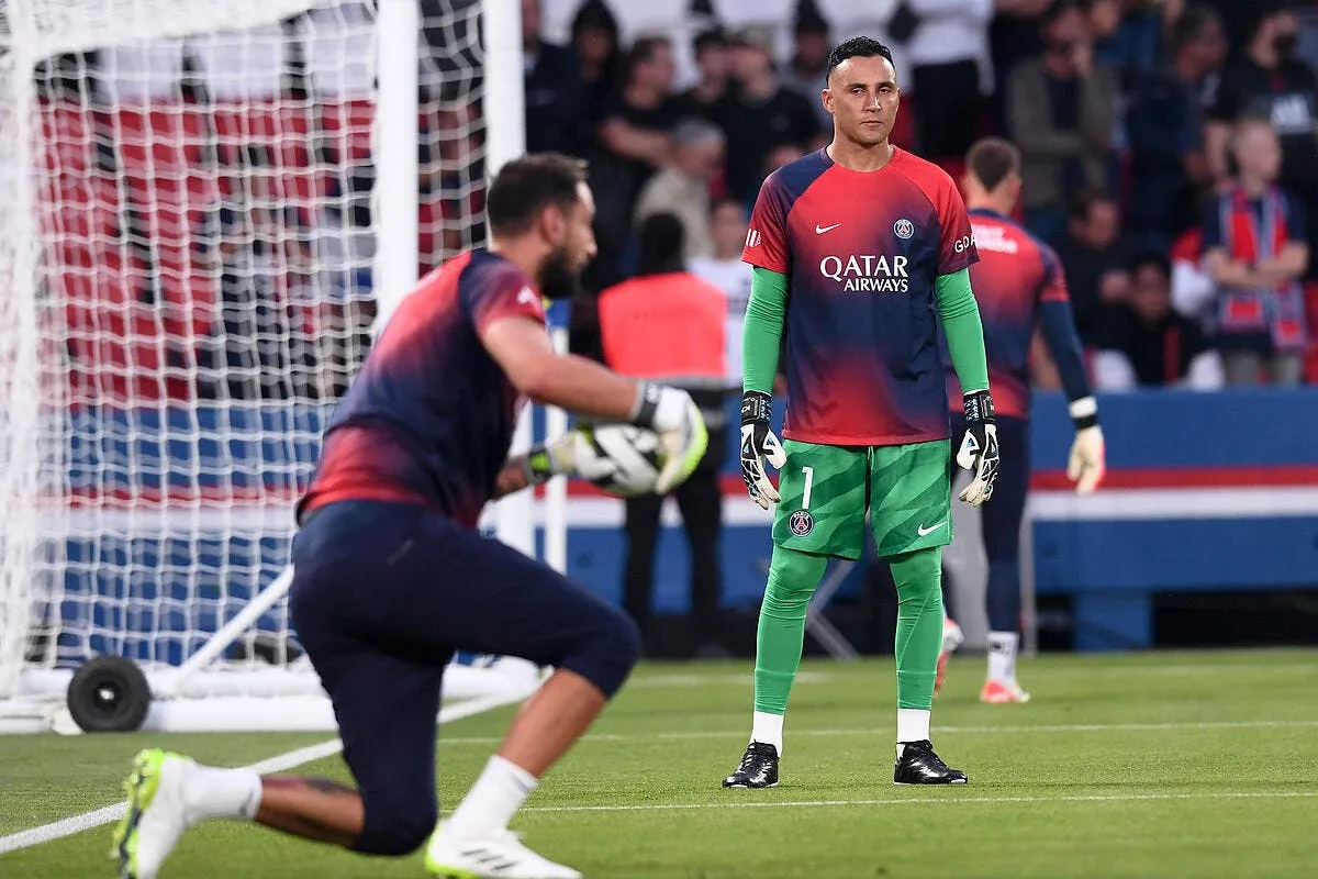 keylor navas ecoeure par le psg icon pl5 8839 365497