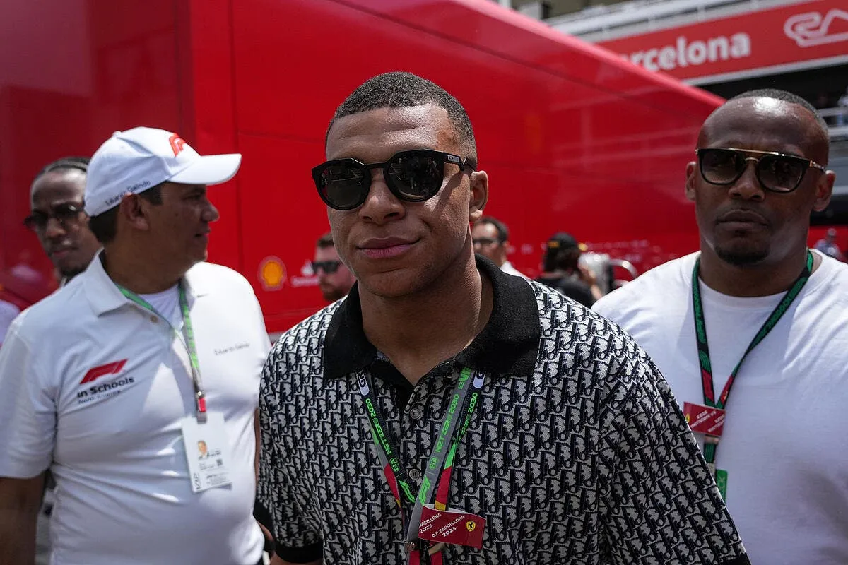 kylian mbappe au real cet ete il ouvre la porte icon ps 230604 019 361311