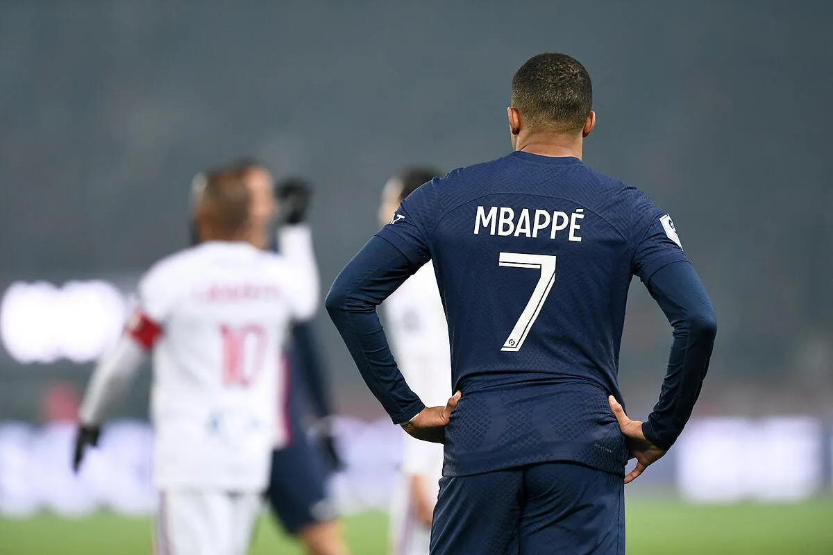 kylian mbappe explose dans le vestiaire du psg icon pl5 1739 358822