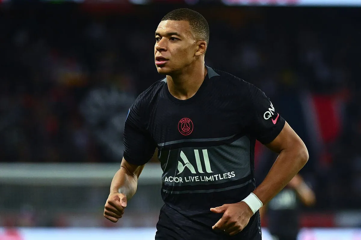 kylian mbappe le divorce de ses parents le fait demenager icon dib 250921 11 82 325191