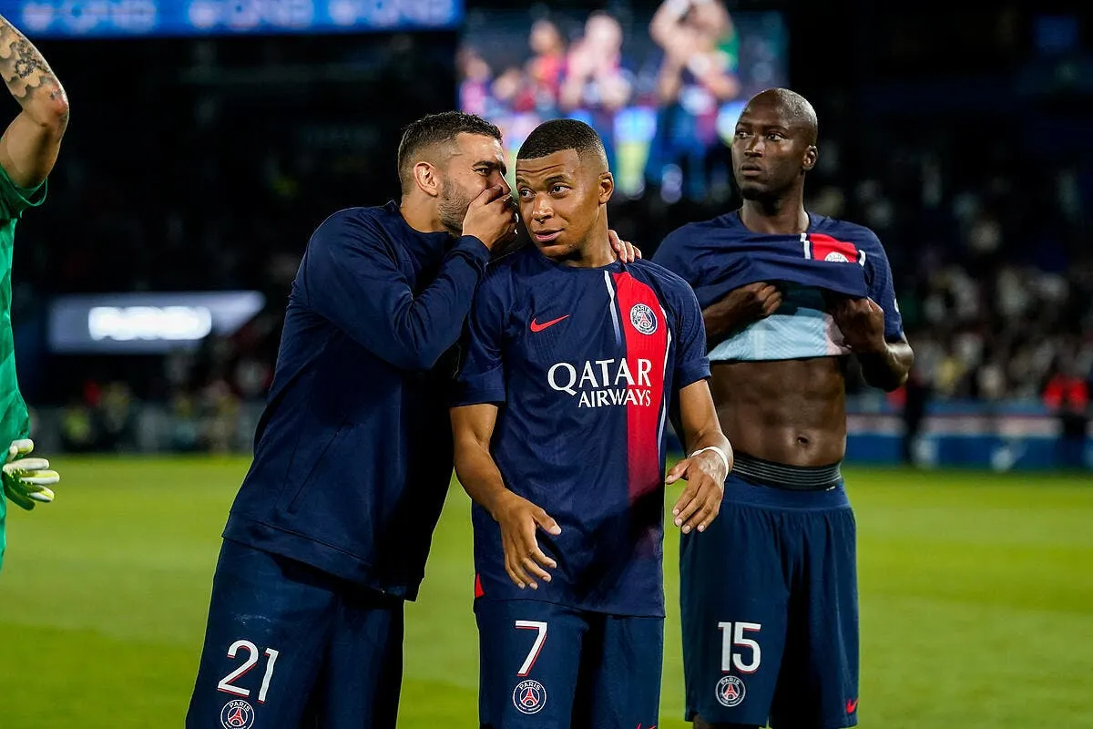 kylian mbappe le psg met le champagne au frais icon 26082023 pf24495 365226