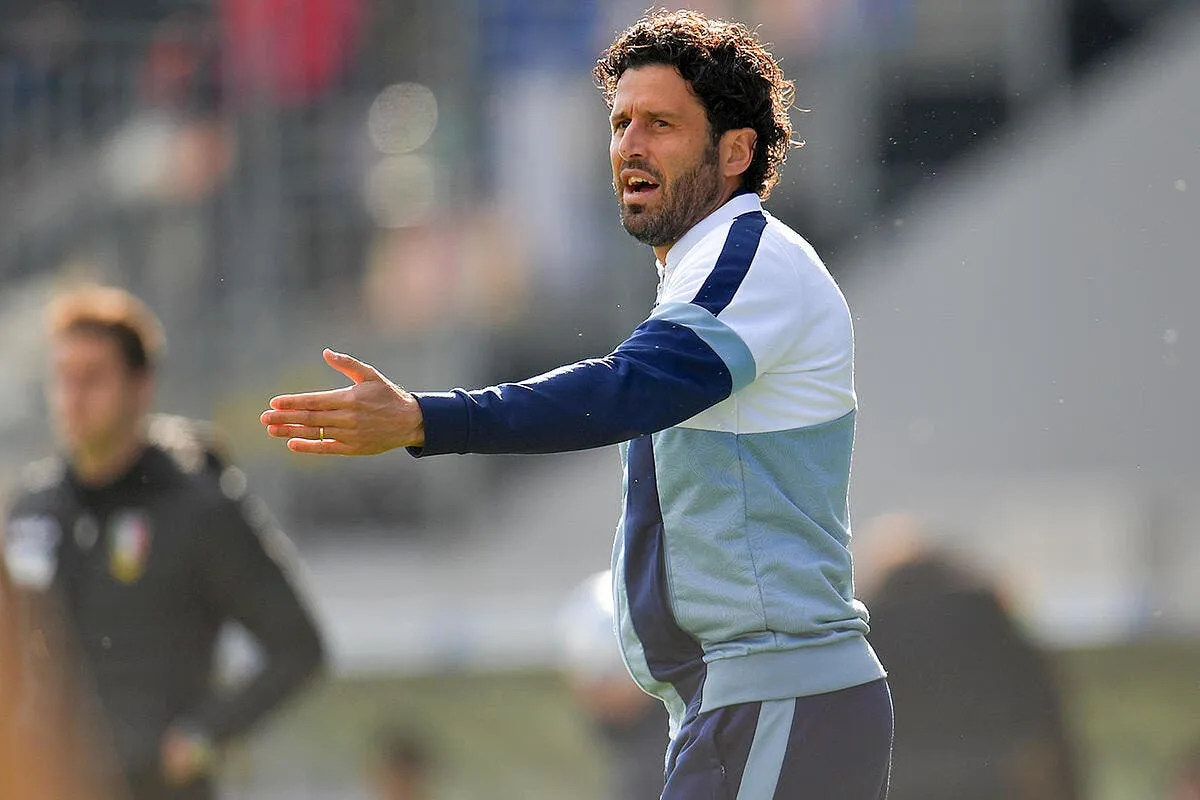 l italie et frosinone felicitent l ol pour fabio grosso icon iconsport lp 20723552 365475