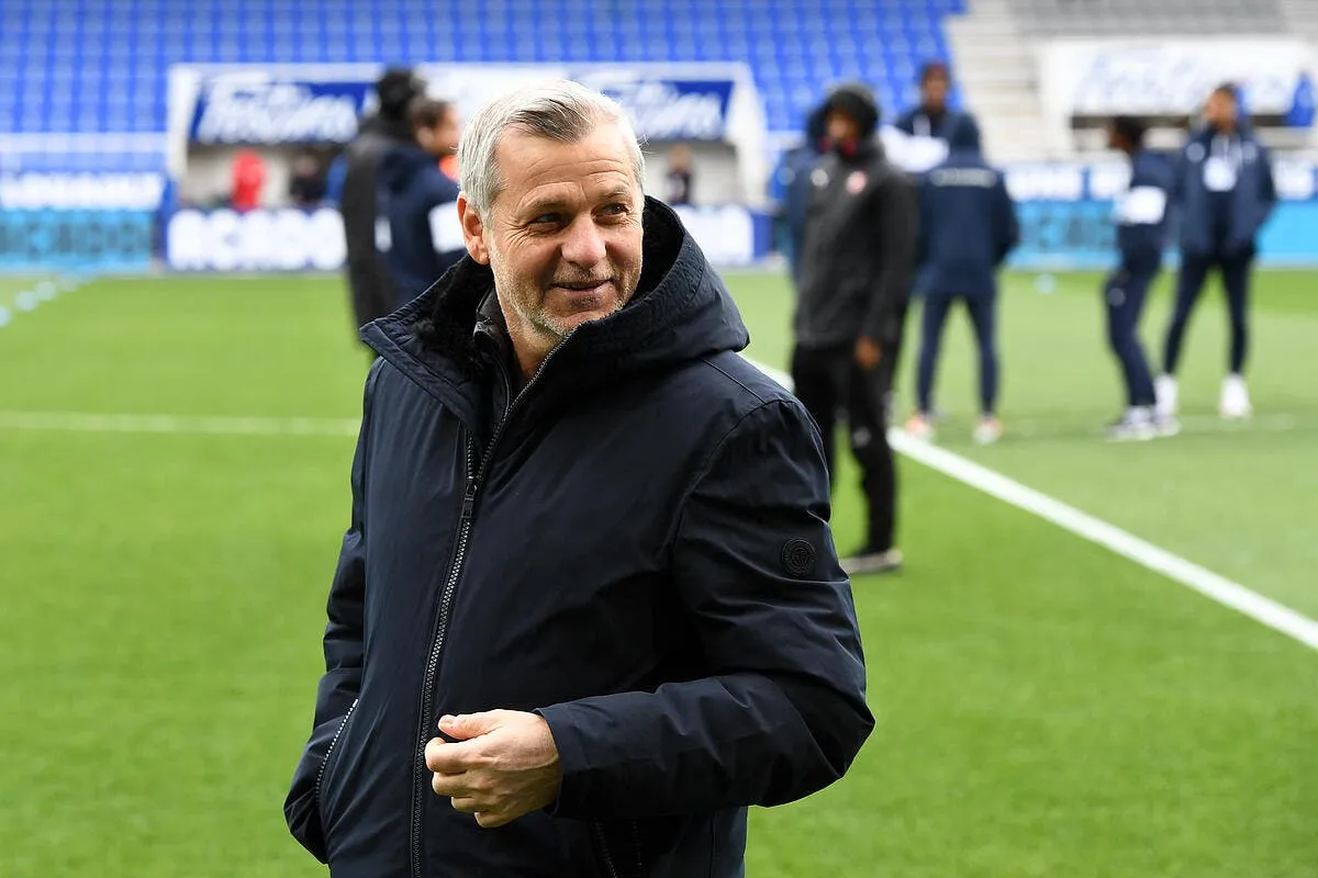 l ol en crise genesio arrive avec un grand sourire genesio 28 358967