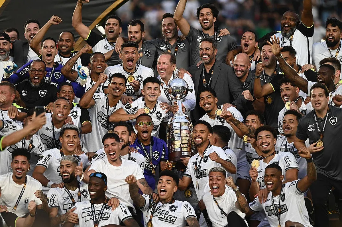 l ol n arrivera jamais a la cheville de botafogo pour textor iconsport 245897 0110 384730