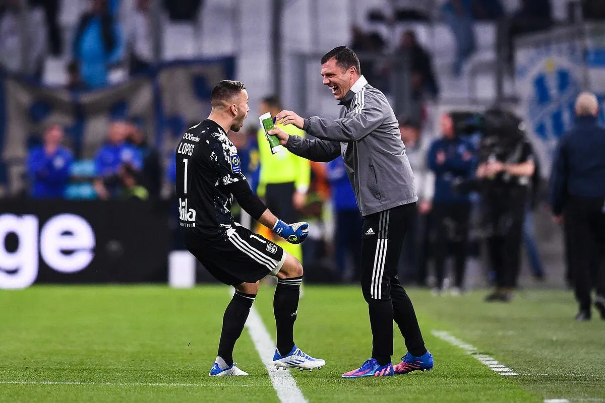 l ol vante sa formation et enfonce l om vercoutre 4 353165