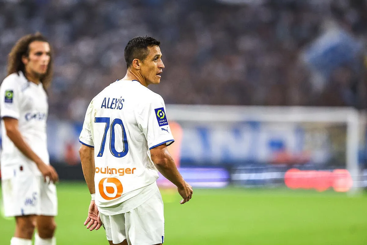 l om a la rue deux cadors foncent sur alexis sanchez icon fid 7536 362713