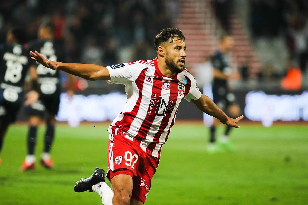 l om a snobe belaili nabil djellit en deuil icon a74i6195 353229