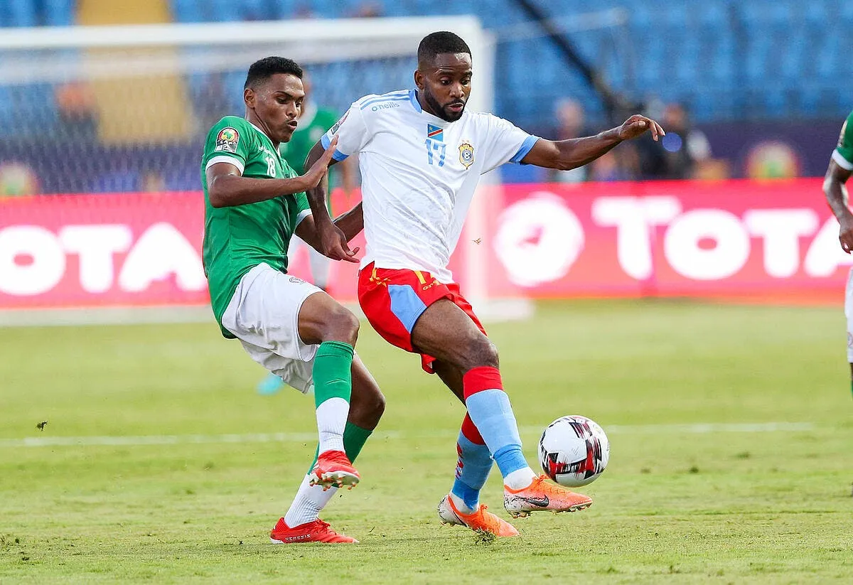 l om cede a tous les caprices de sampaoli bakambu 1 332267