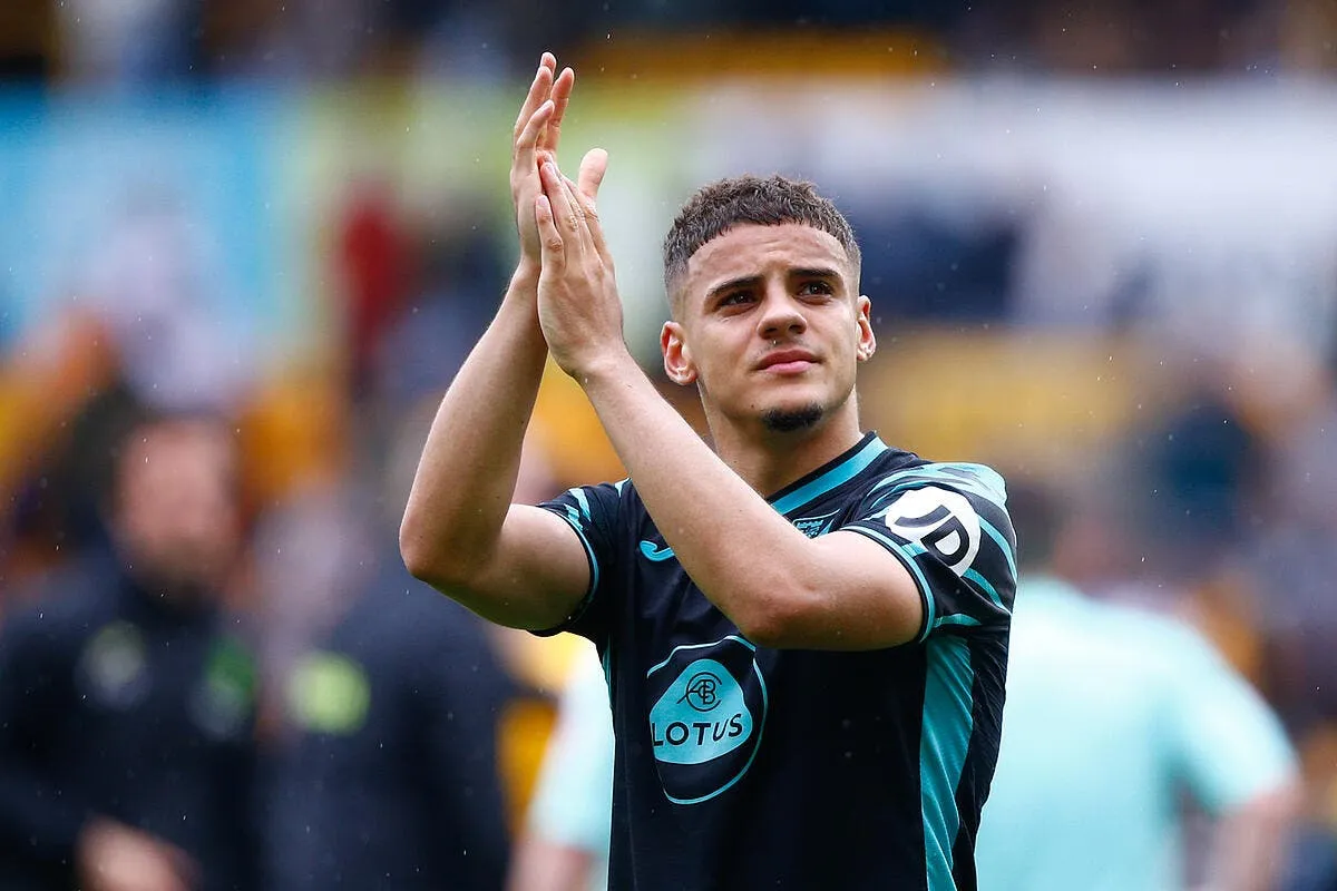 l om corrige longoria a flashe sur un lateral aarons 346161