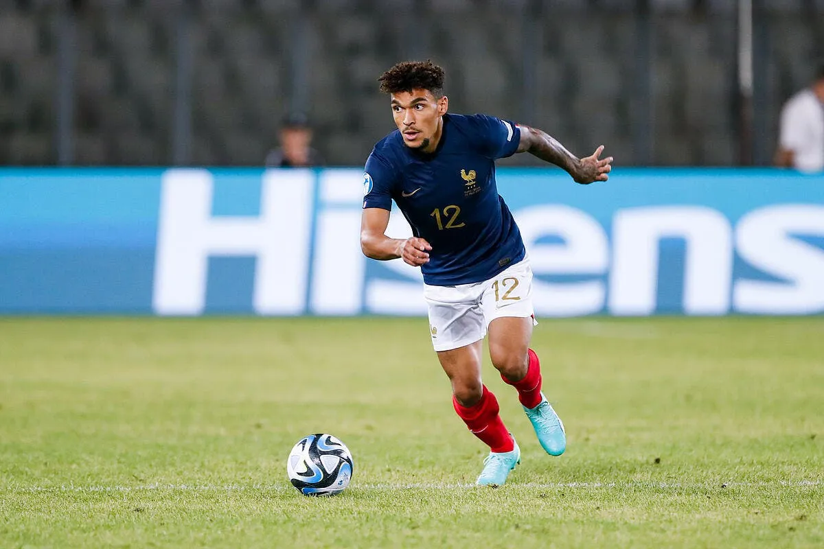 l om vise un international espoirs francais en defense icon g8i7872 362531