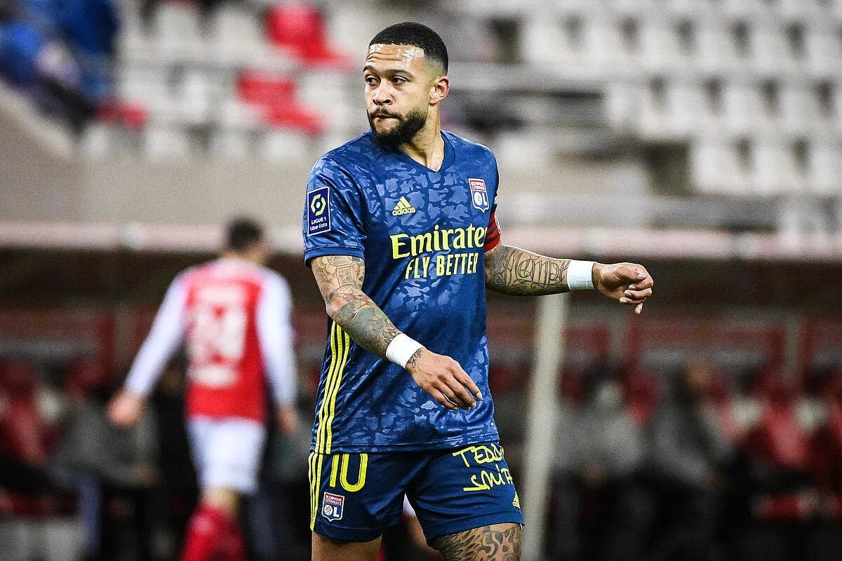 l1 carton jaune retire a memphis depay icon mm1 5274 309431