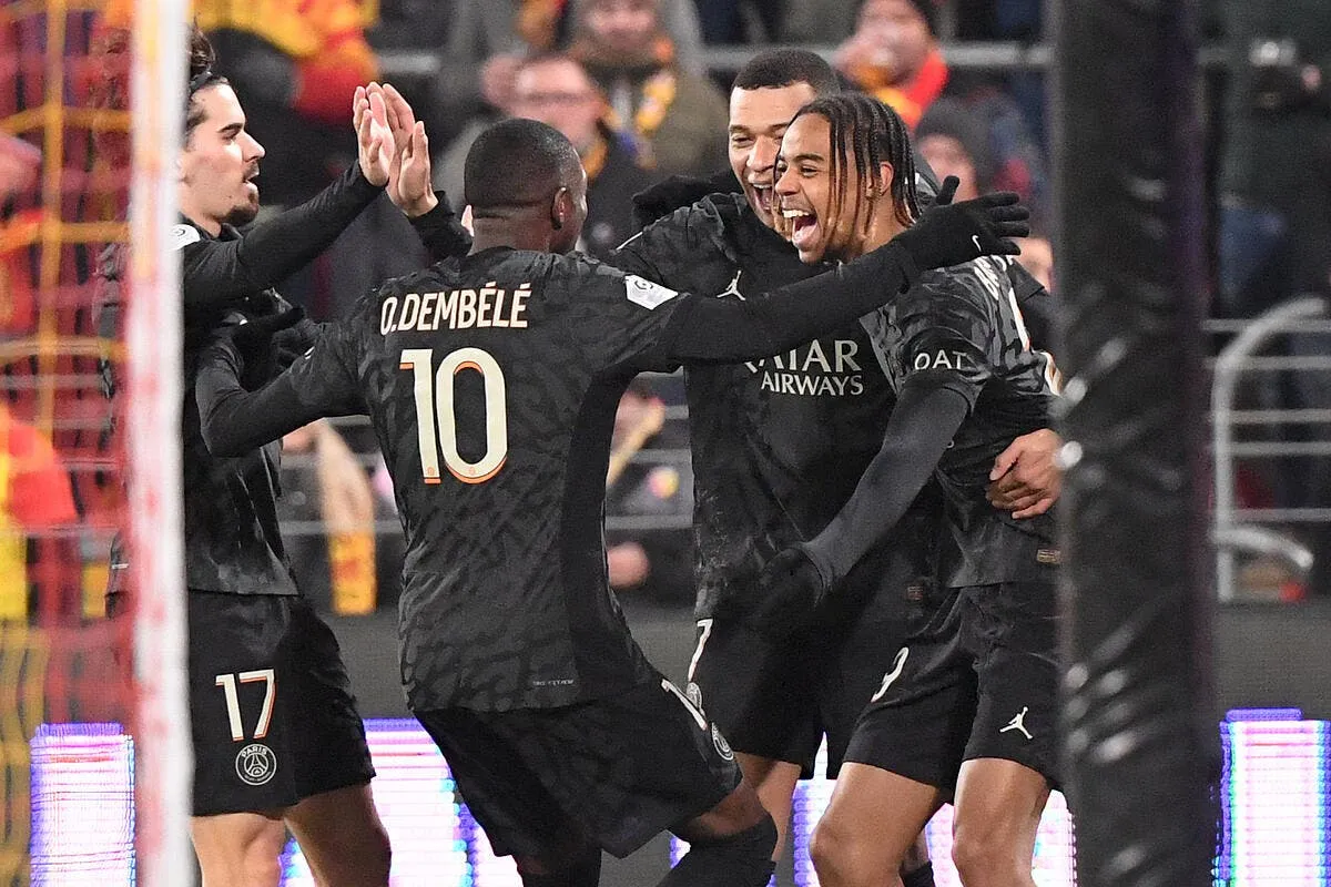 l1 chirurgical a lens le psg creuse l ecart icon ab1 5286 2 370546