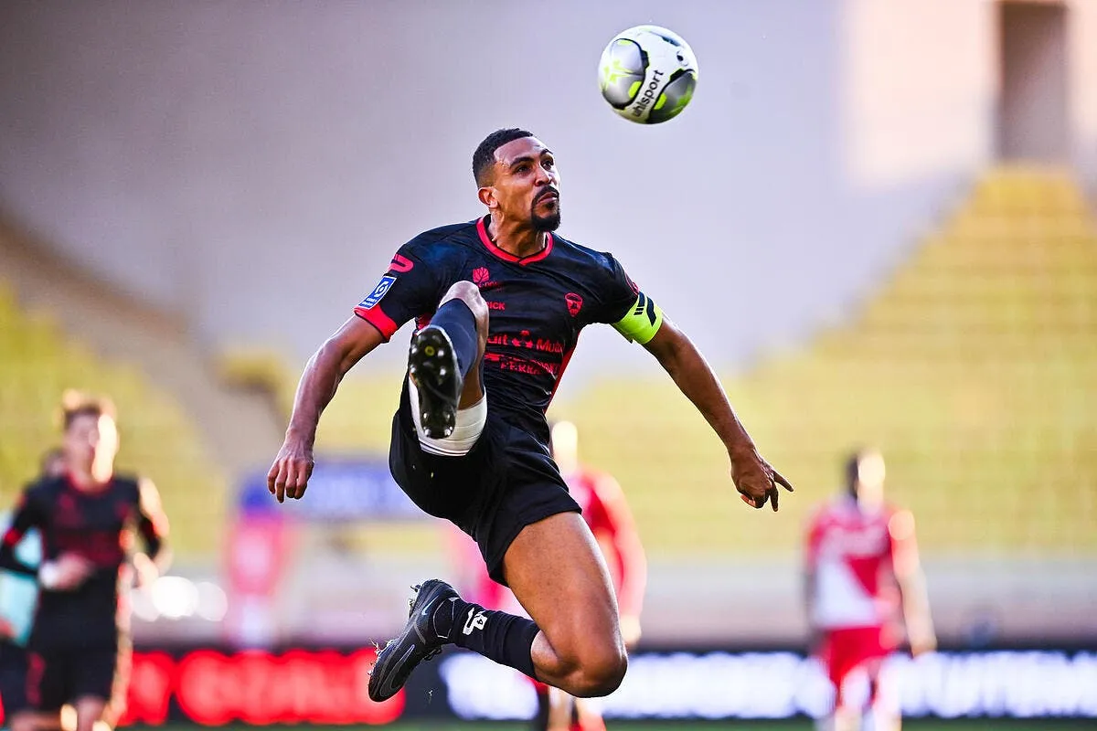 l1 hountondji quitte clermont un communique violent l accompagne icon 021644 0175 345869