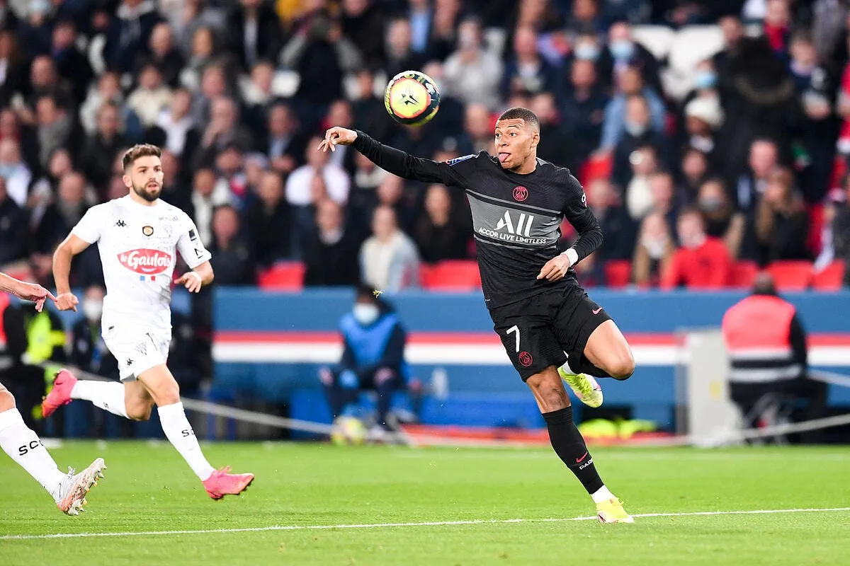 l1 la var offre un cadeau au psg mbappe en profite icon pl5 3021 325897