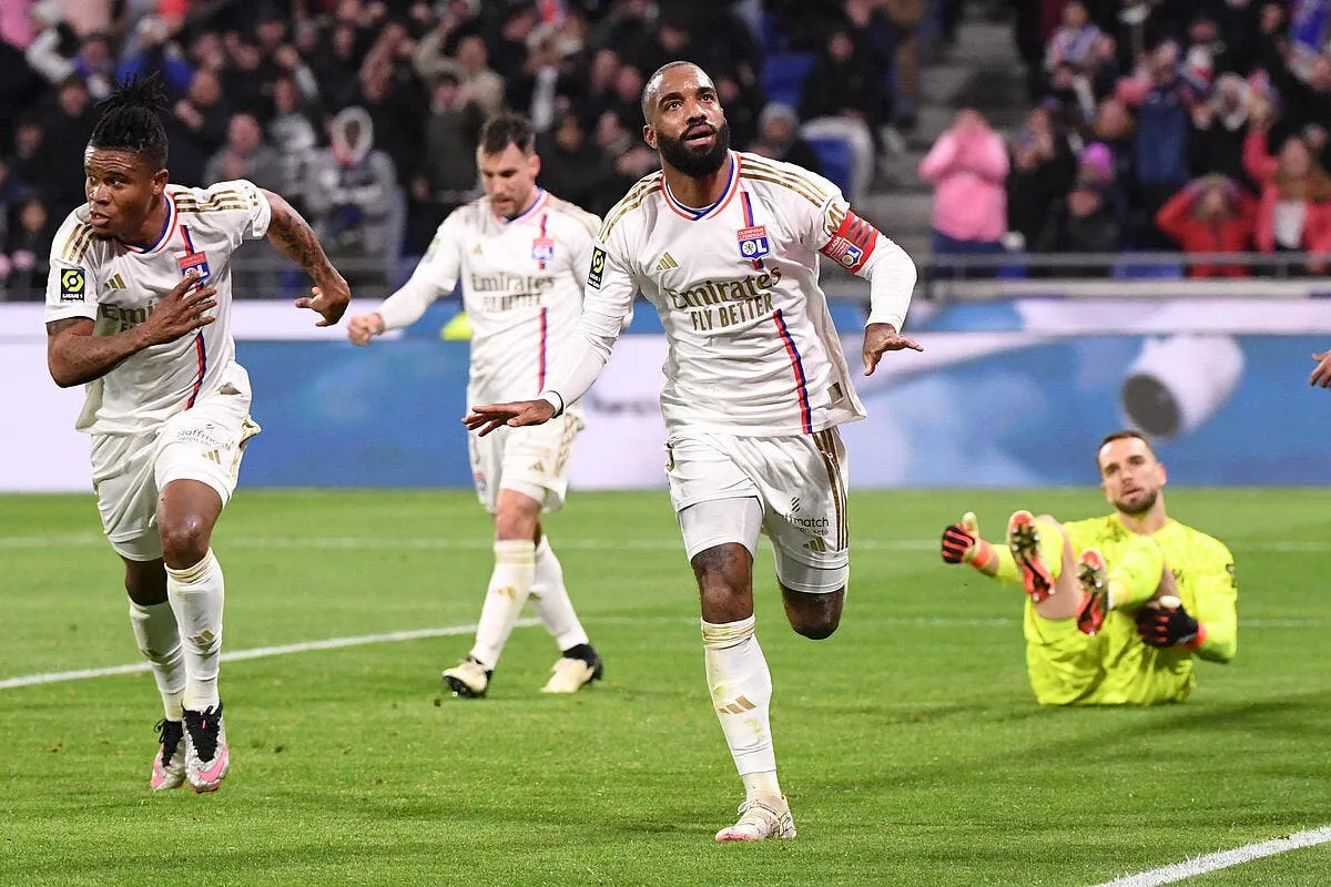 l1 lacazette coule l om lyon s offre l olympico icon ab1 6243 2 371526