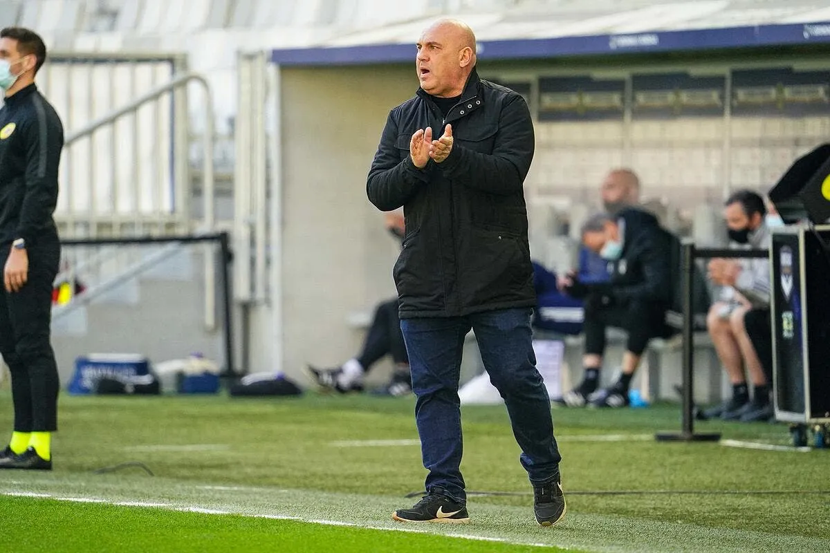 l1 le foot a 13h00 antonetti dit stop a 307869