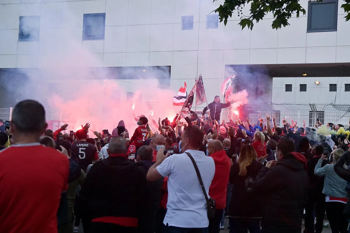 l1 nimes lyon les compos 21h00 sur multisports 1 icon adim 160521 34 08 314303