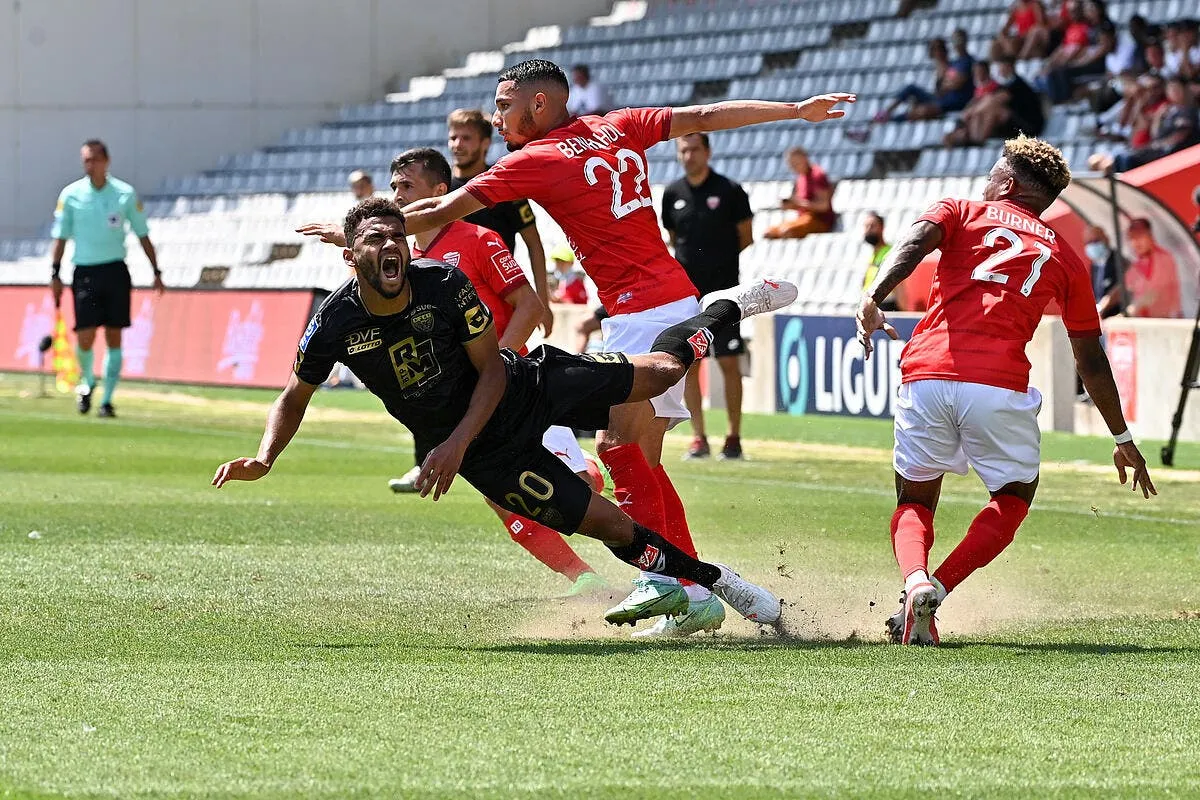 l2 dijon tombe a nimes icon adim 310721 34 05 320357