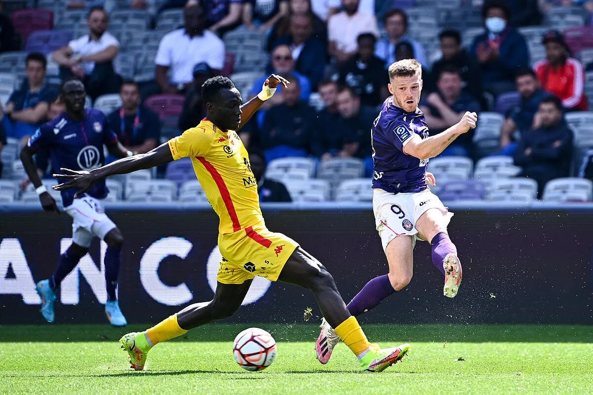 l2 le tfc se rapproche de la l1 auxerre aussi icon adi 2663 339145