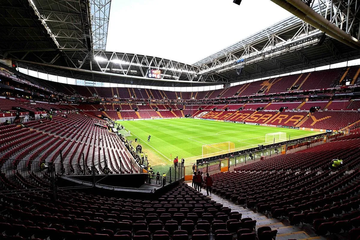 la sextape d une arbitre met le feu en turquie stade galatasaray 382381