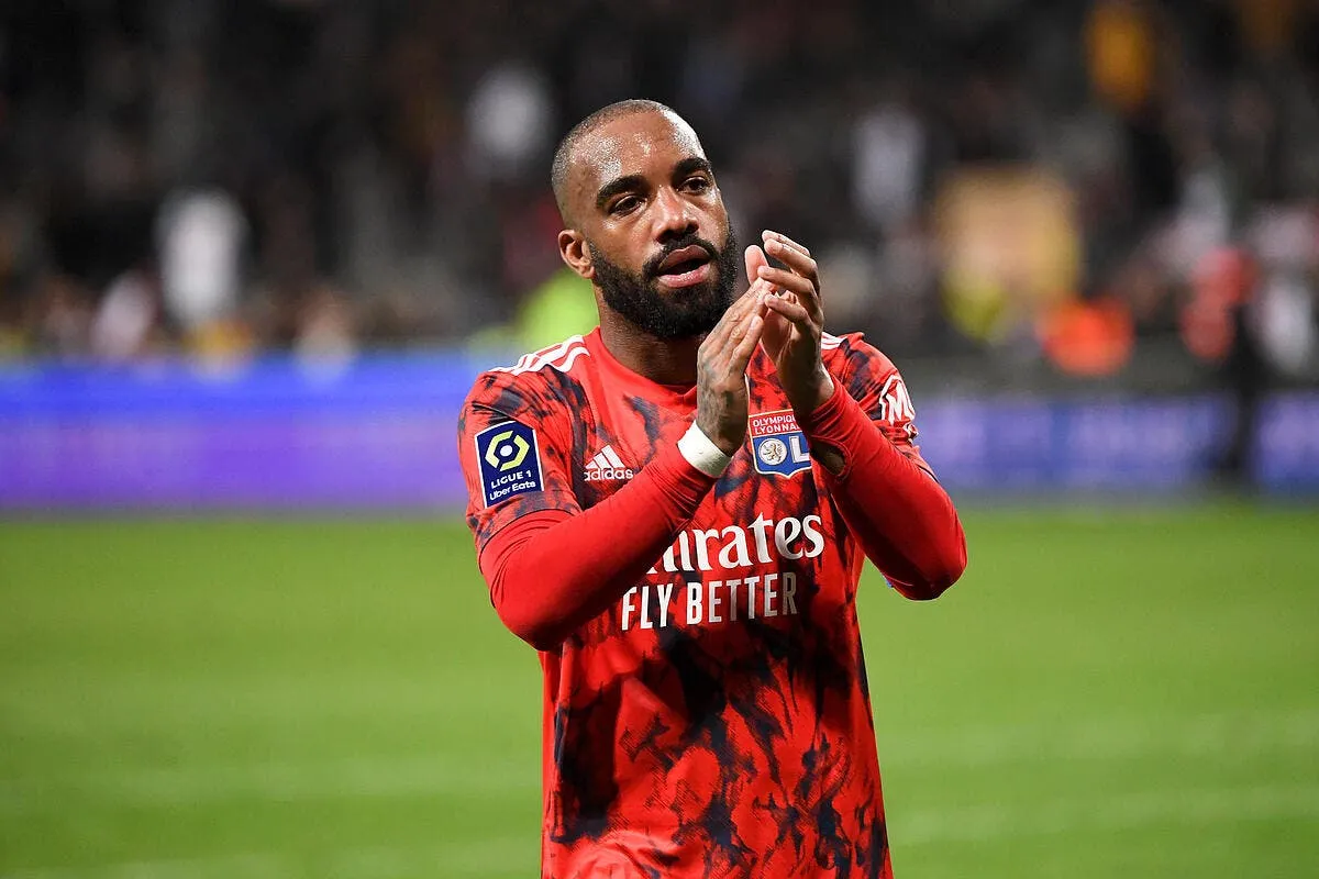lacazette connait le gros defaut de l ol ca le fait paniquer icon ab1 4429 359264