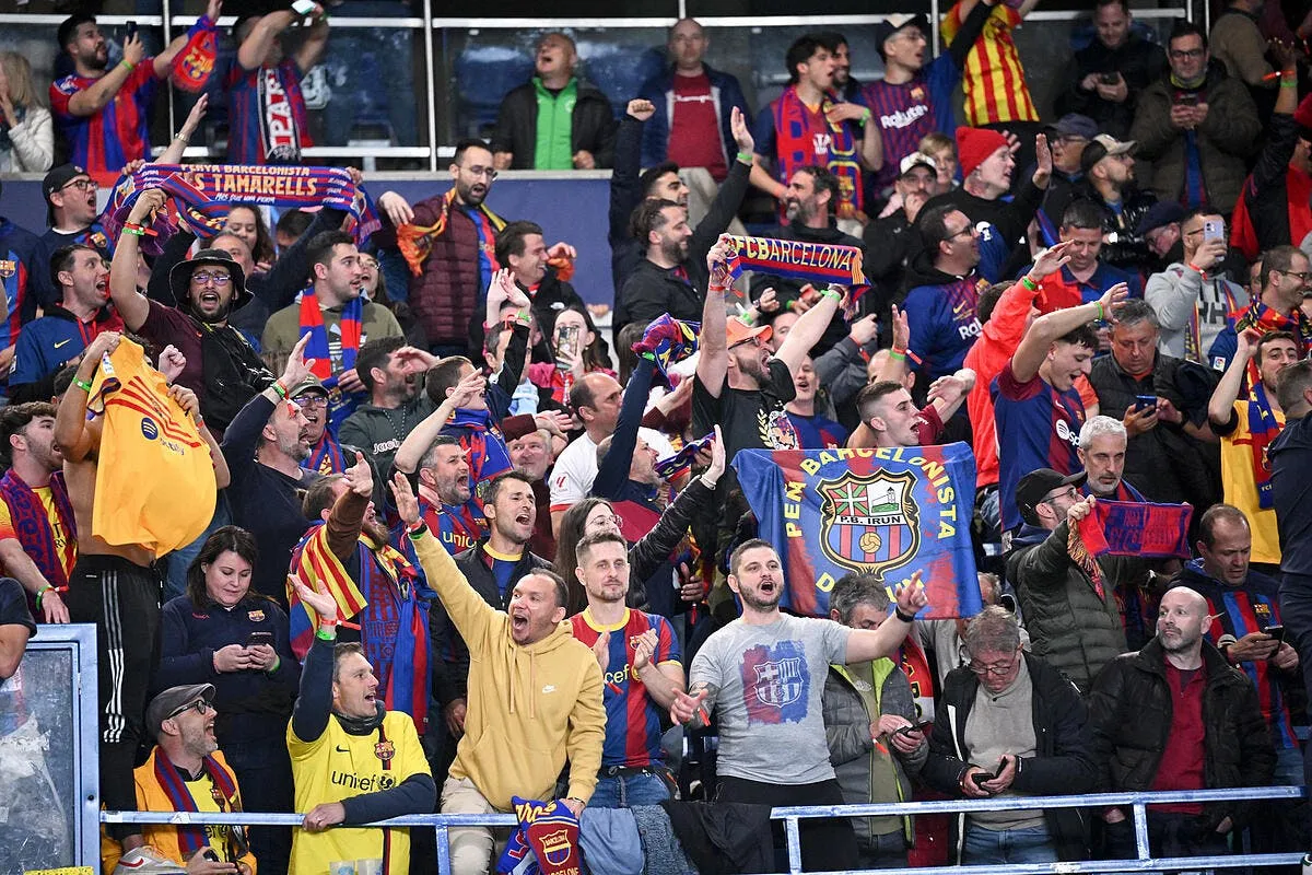 le barca sanctionne ses trois supporters auteurs de gestes racistes a paris iconsport 210423 0092 375035