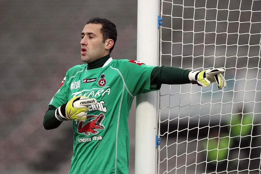 le psg a mis ospina en n 1 sur sa liste 66790 15168