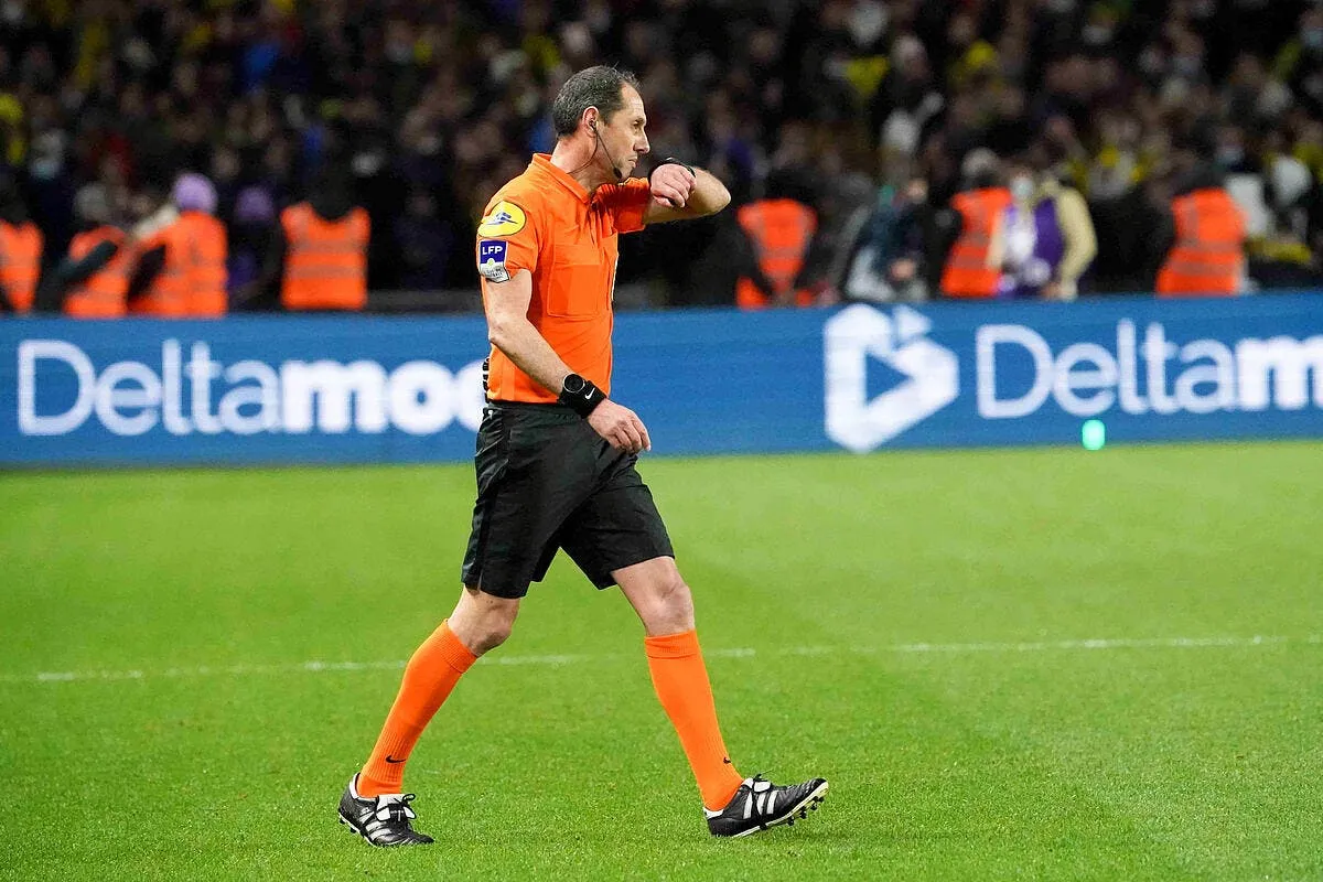 le psg aide par l arbitrage saint etienne met les choses au clair icon edl09195 335563