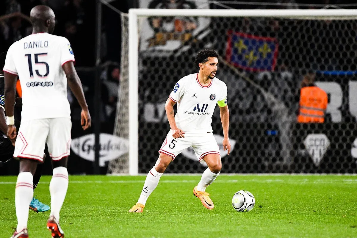 le psg champion les supporters se barrent en plein match icon ab1 1399 339511