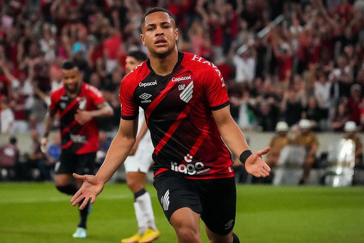 le psg et le barca s arrachent un nouveau talent bresilien vitor roque 355528