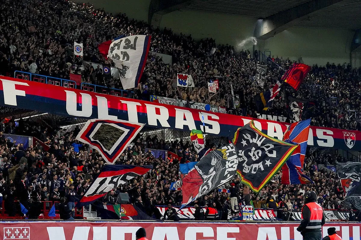 les supporters parisiens braques avant psg barca iconsport 197971 0436 373755