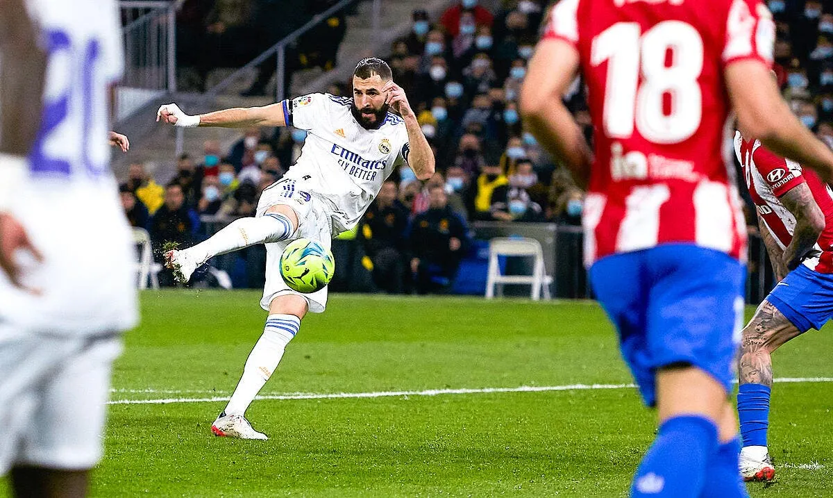 liga benzema offre le derby de madrid au real icon 012969 0007 330139